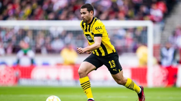 Raphael Guerreiro in Aktion. - &copy; Tom Weller/dpa