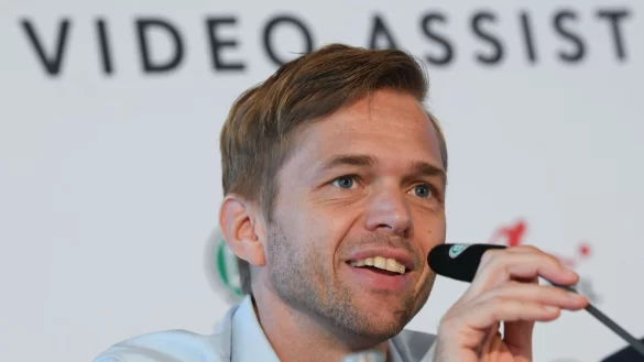 Jochen Drees ist der Projektleiter Video Assist. - &copy; Arne Dedert/dpa