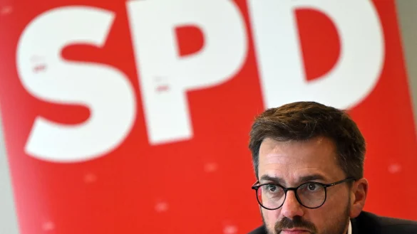 Thomas Kutschaty (SPD) beantwortet die Fragen von Journalisten. - &copy; Federico Gambarini/dpa/Archiv