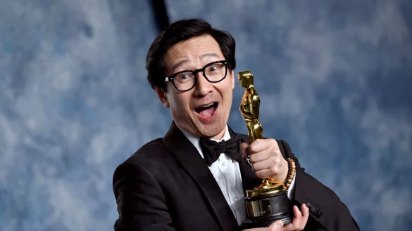 Schauspieler Ke Huy Quan wurde schon als Kinderschauspieler in dem Spielberg-Film &laquo;Indiana Jones und der Tempel des Todes&raquo; bekannt. - &copy; Evan Agostini/Invision/AP/dpa