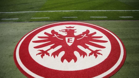 Eintracht Frankfurt hält zumindest das Rennen um den begehrten zweiten Platz ihrer Division der Virtual Bundesliga Club Championship in FIFA 23 spannend. - © Frank Rumpenhorst/dpa/Symbolbild