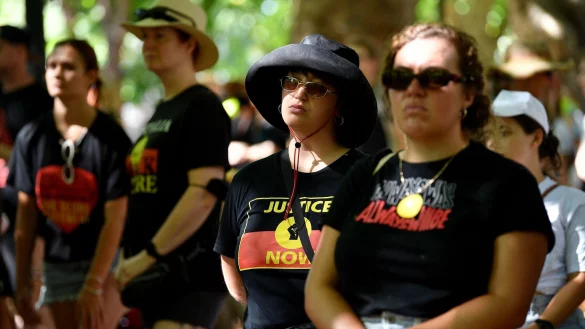 Protest w&auml;hrend einer &laquo;Invasion Day&raquo;-Kundgebung im Rahmen des Nationalfeiertags &laquo;Australia Day&raquo; am 26.01.2023. - &copy; Bianca De Marchi/AAP/dpa