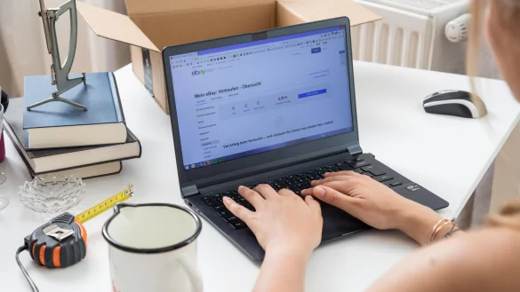 In der Regel können gebrauchte Gegenstände steuerfrei weiterverkauft werden - sofern man es nicht zu oft und gezielt macht. - © Christin Klose/dpa-tmn