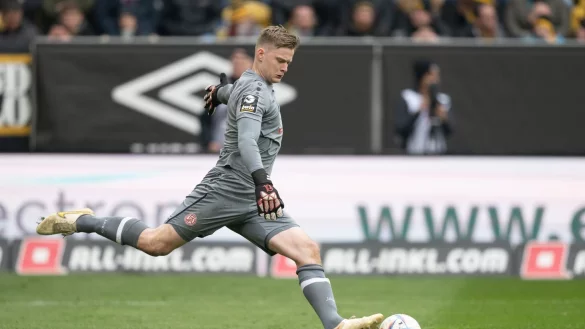 Jakob Golz steht in der 3. Liga f&uuml;r Rot-Weiss Essen zwischen den Pfosten. - &copy; Sebastian Kahnert/dpa
