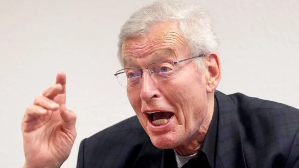 Dem ehemaligen Krupp-Vorstandsvorsitzenden Gerhard Cromme macht es Spaß, junge Menschen bei ihren Ideen zu unterstützen. - © Roland Weihrauch/dpa