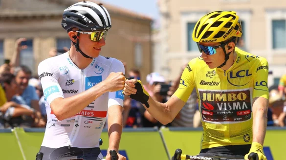 Tadej Pogacar (l) und Titelverteidiger Jonas Vingegaard sind bei der Tour de France die Topfavoriten. - &copy; David Pintens/belga/dpa