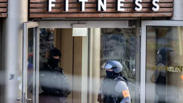 Polizist sind in Duisburg im Einsatz. - &copy; Christoph Reichwein/dpa
