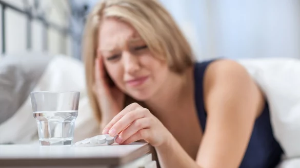 Migr&auml;ne belastet - wer aber zu viele Schmerzmittel einnimmt, riskiert eine Folgeerkrankung. - &copy; Christin Klose/dpa-tmn