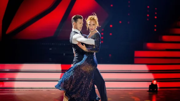 Model Anna Ermakova und Profit&auml;nzer Valentin Lusin begeisterten sowohl Zuschauer als auch die Jury in der RTL-Tanzshow &laquo;Let's Dance&raquo;. - &copy; Rolf Vennenbernd/dpa