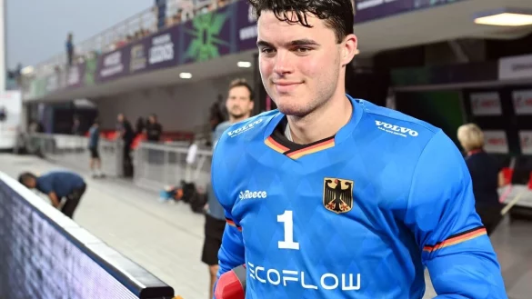 Torhüter Alexander Stadler übte auch Penaltyschießen. - © Frank Uijlenbroek/Frank Uijlenbroek/dpa