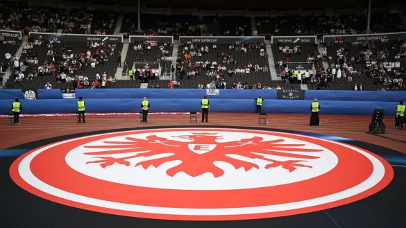 Vier Spieltage vor Ende der regulären Saison kann Frankfurt für die Playoffs der VBL CC in FIFA 23 planen. - © Arne Dedert/dpa