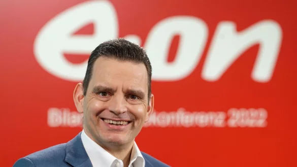 Leonhard Birnbaum, Vorstandsvorsitzender E.ON, spricht bei einer Pressekonferenz. - &copy; Henning Kaiser/dpa/Archiv