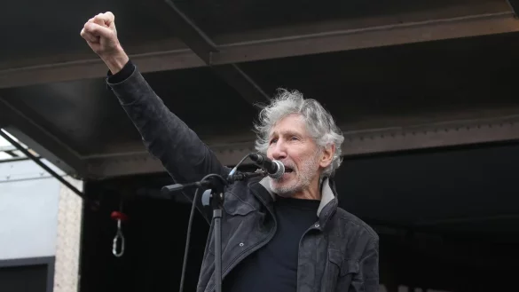 Der Pink-Floyd-Bassist Roger Waters geht juristisch gegen die beh&ouml;rdlichen Absagen seiner Konzerte in M&uuml;nchen und Frankfurt vor und wehrt sich gegen Antisemitismus-Vorw&uuml;rfe. - &copy; Isabel Infantes/PA Wire/dpa