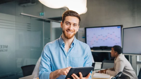 Staatsdienst ist nicht gleich Staatsdienst: Wer sich f&uuml;r eine Karriere im &ouml;ffentlichen Dienst interessiert, sollte sich vorab bei der in Frage kommenden Beh&ouml;rde informieren. - &copy; Zacharie Scheurer/dpa-tmn