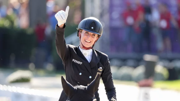 Jessica von Bredow-Werndl sicherte sich mit Dalera erneut Gold. - &copy; Friso Gentsch/dpa