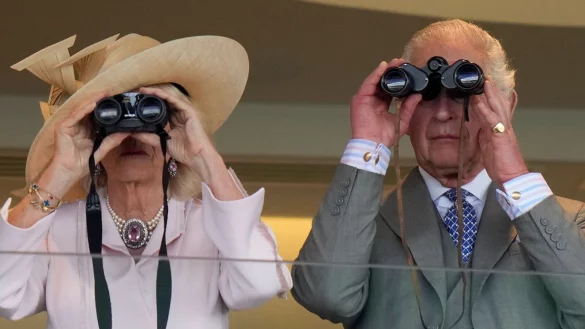 K&ouml;nigin Camilla und K&ouml;nig Charles III. schicken bei Ascot auch Pferde aus dem eigenen Stall ins Rennen. - &copy; Alastair Grant/AP/dpa