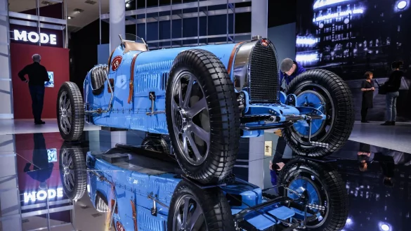 Ein Rennwagen von Bugatti (Typ 35 C) in der Bundeskunsthalle. - &copy; Oliver Berg/dpa