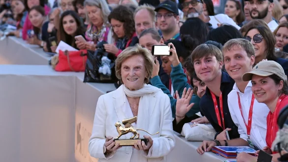 Liliana Cavani hat den Goldenen Ehrenl&ouml;wen f&uuml;r ihr Lebenswerk erhalten - &copy; Gian Mattia D\\\'alberto/LaPresse via ZUMA Press/dpa