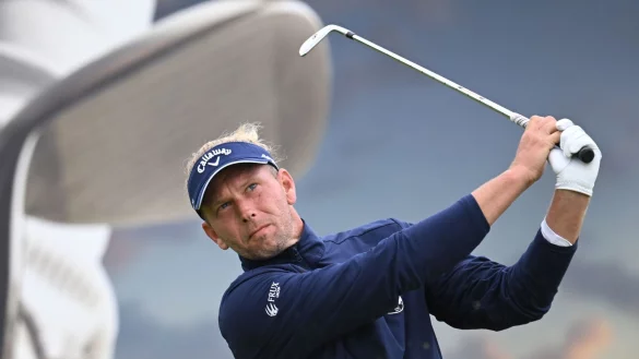 Marcel Siem liegt in Winsen als Siebter nur einen Schlag hinter dem F&uuml;hrungssextett. - &copy; Daniel Reinhardt/dpa