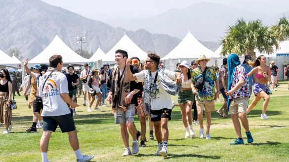 Menschen freuen sich auf die musiklaischen Highlights. - &copy; Amy Harris/Invision/AP/dpa