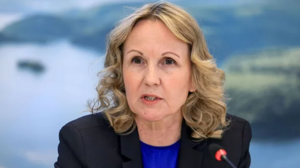 Bundesumweltministerin Steffi Lemke &auml;u&szlig;ert sich zum Umgang mit Problemw&ouml;lfen. - &copy; Oliver Berg/dpa