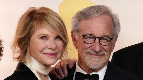 Kate Capshaw und Regisseur Steven Spielberg helfen beim Streik in Hollywood mit einer Spende aus. - &copy; Jordan Strauss/Invision via AP/dpa
