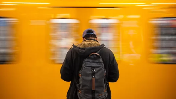 Ob mit dem &Ouml;PNV, dem Auto oder dem Rad: Die Fahrtkosten f&uuml;r den Weg zur Arbeit k&ouml;nnen die Steuerlast senken. - &copy; Arne Immanuel B&auml;nsch/dpa/dpa-tmn