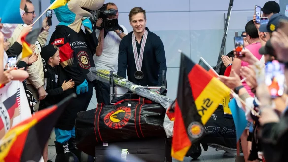 Domik Kahun bei der Ankunft am Flughafen M&uuml;nchen. - &copy; Sven Hoppe/dpa