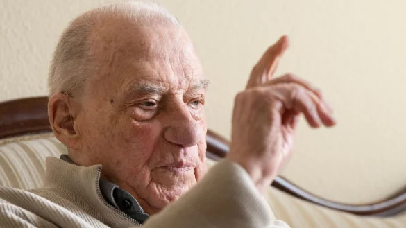 Der pensionierte ehemalige Staatsanwalt Gerhard Wiese. - &copy; Boris Roessler/dpa