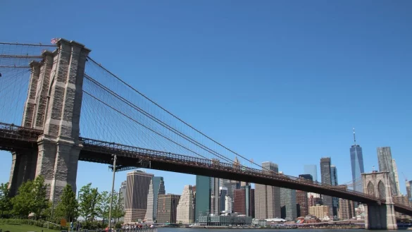 Seit 140 Jahren verbindet die Brooklyn Bridge die New Yorker Stadtteile Brooklyn und Manhattan. - &copy; Christina Horsten/dpa