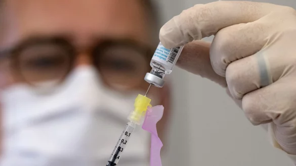 Die Affenpockenausbr&uuml;che sind zwar um 90 Prozent zur&uuml;ckgegangen, Entwarnung gibt es von der WHO aber nicht. Mit Impfungen k&ouml;nnen neue Ausbr&uuml;che verhindert werden. - &copy; Sven Hoppe/dpa