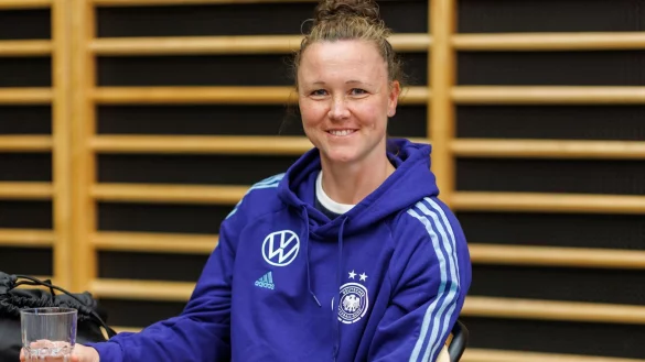 Abwehrchefin Marina Hegering gilt im Kader der DFB-Frauen als gesetzt. - &copy; Daniel Karmann/dpa