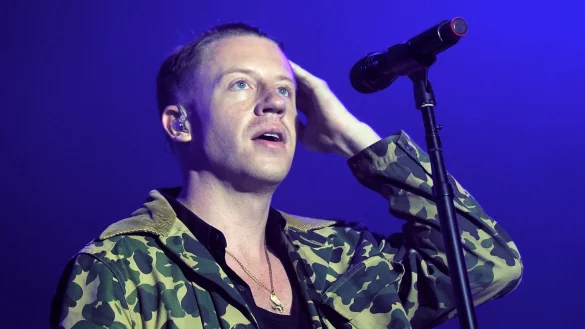 Rapper Macklemore (Ben Haggerty) beim Lollapalooza Festival 2015 in Berlin. - &copy; Britta Pedersen/dpa-Zentralbild/dpa