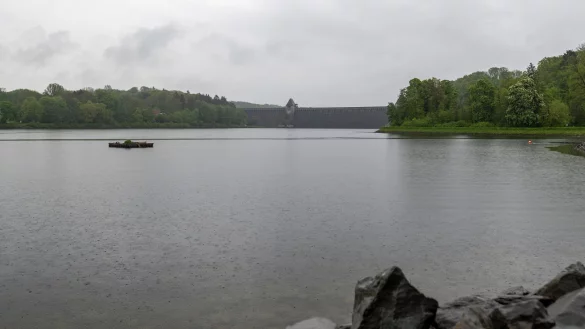 Bei einem Luftangriff der britischen Royal Air Force in der Nacht vom 16. auf den 17. Mai 1943 wurde die M&ouml;hnetalsperre zerst&ouml;rt. - &copy; David Inderlied/dpa