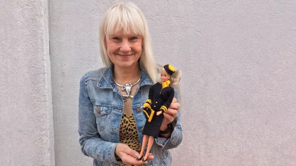 Bettina Dorfmann hält mit 18.500 Barbie-Puppen den Weltrekord als Sammlerin, verbrieft vom Guinness-Buch der Rekorde. - © Rebecca Krizak/dpa