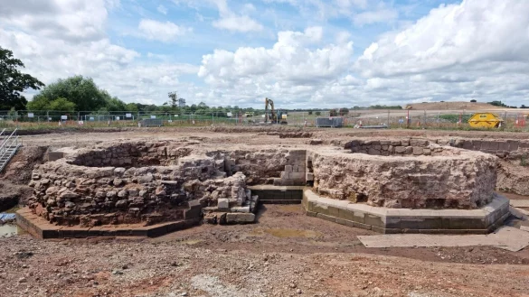 Bei Ausgrabungen f&uuml;r den Ausbau einer Zugstrecke haben Arch&auml;ologen mutma&szlig;lich jahrhundertealte Relikte entdeckt. - &copy; -/HS2/PA Media/dpa