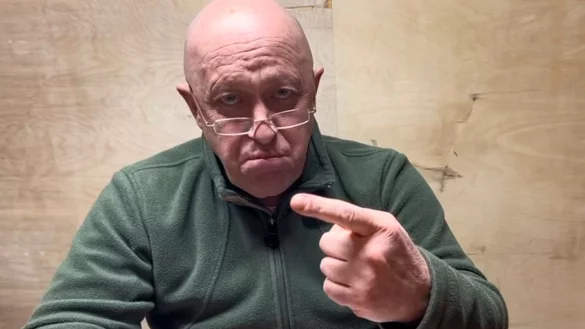 Jewgeni Prigoschin hat sich &ouml;ffentlich mit der russischen Milit&auml;rf&uuml;hrung angelegt. Der S&ouml;ldnerchef beklagte sich mehrfach &uuml;ber die seiner Ansicht nach fehlende Unterst&uuml;tzung seitens des russischen Verteidigungsministeriums. - &copy; Uncredited/PRIGOZHIN PRESS SERVICE/AP/dpa