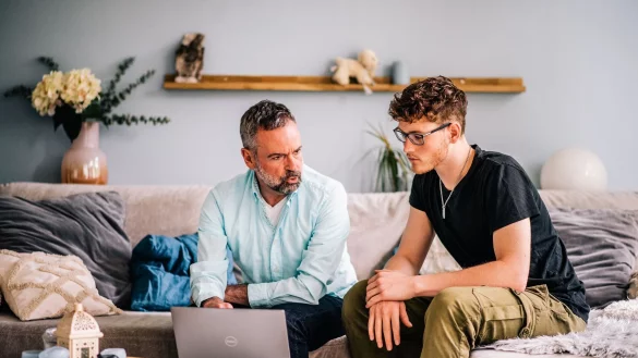 Hilft, den Durchblick zu bewahren: Eine Liste, die die Freistellungsaufträge bei den unterschiedlichen Kreditinstituten festhält. - © Zacharie Scheurer/dpa-tmn