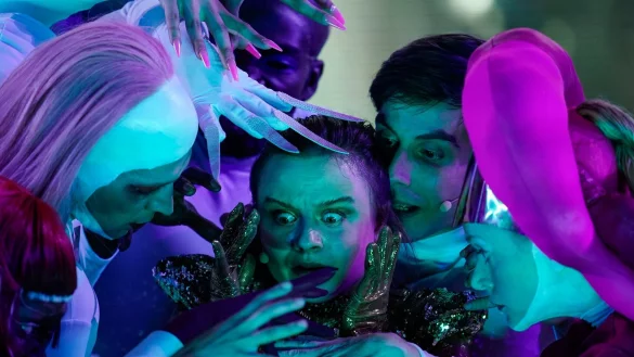 Lena Urzendowsky als Brynhild (M) hat die Titelpartie &uuml;bernommen. - &copy; Uwe Anspach/dpa