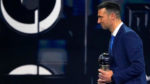 Hat seinen Vertrag mit Argentinien verl&auml;ngert und wurde als Welttrainer 2022 ausgezeichnet: Lionel Scaloni. - &copy; Michel Euler/AP/dpa