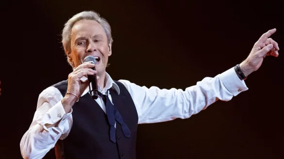 Schlagerstar Peter Kraus galt einmal als deutscher &laquo;Elvis&raquo; - nun h&ouml;rt er mit dem Touren auf. - &copy; Tom Weller/dpa