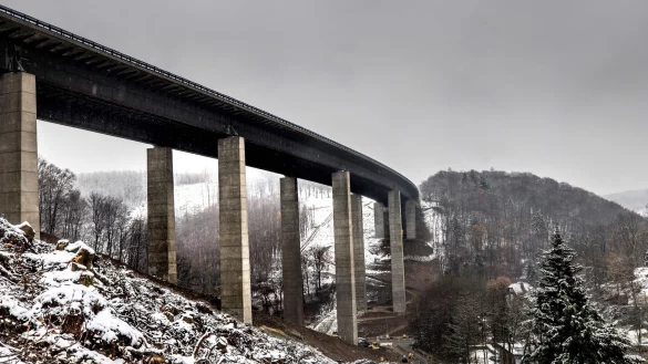 Bauarbeiten an der A45-Talbr&uuml;cke Rahmede. - &copy; Dieter Menne/dpa