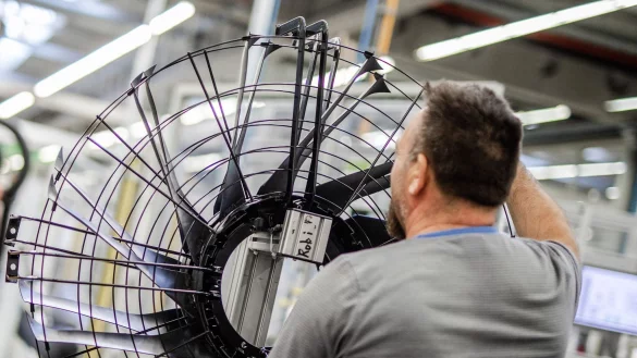 Viele Bereiche in Deutschland sind auf Fachkr&auml;fte aus dem Ausland angewiesen (Symbolbild). - &copy; Christoph Schmidt/dpa