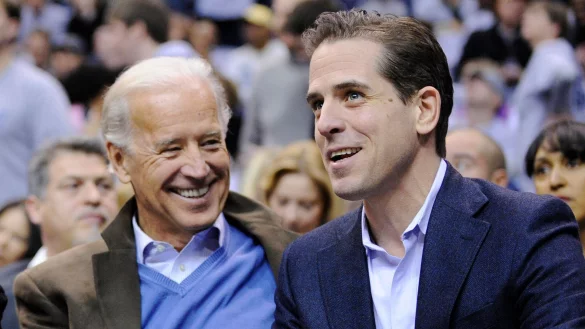 Joe Biden spricht &uuml;ber seine Enkeltochter aus der Aff&auml;re seines Sohnes Hunter Biden (r). - &copy; Nick Wass/AP/dpa
