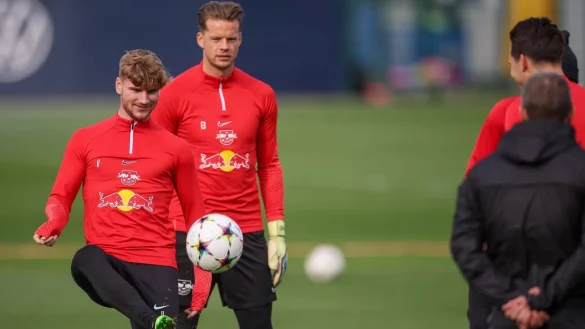 Steht nach 73 Tagen Verletzungspause wieder auf dem Platz: Leipzigs Timo Werner (l). - &copy; Jan Woitas/Deutsche Presse-Agentur GmbH/dpa