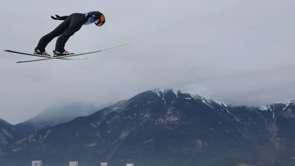 Karl Geiger hat die Qualifikation f&uuml;r das Springen in Innsbruck verpatzt. - &copy; Daniel Karmann/dpa