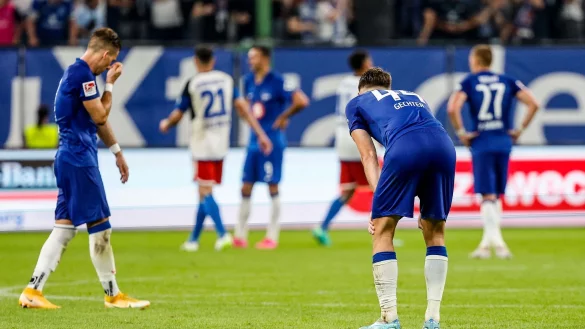 Die Spieler von Hertha BSC waren nach der 0:3-Niederlage beim HSV bedient. - &copy; Axel Heimken/dpa
