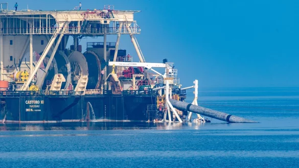 Der Nabu scheitert vor Gericht mit dem Antrag zum Baustopp f&uuml;r das LNG-Terminal auf R&uuml;gen. - &copy; Stefan Sauer/dpa