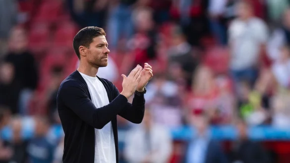 Leverkusen-Coach Xabi Alonso soll Trainer bei Real Madrid werden. - © Marius Becker/dpa