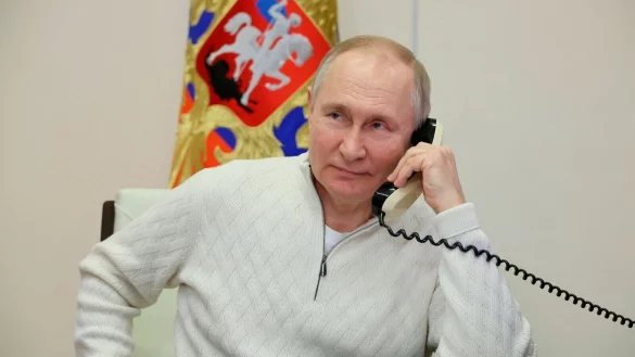 Angesichts des bevorstehenden orthodoxen Weihnachtsfests hat Russlands Pr&auml;sident Wladimir Putin eine anderthalbt&auml;gige Feuerpause in der Ukraine angeordnet. - &copy; Mikhail Klimentyev/Pool Sputnik Kremlin/AP/dpa